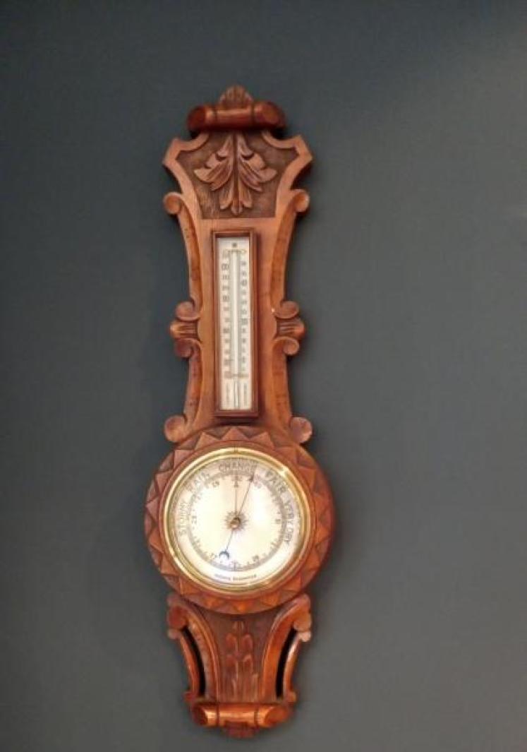 Mid Victorian Small Polished Oak Banjo Barometer - Image 1