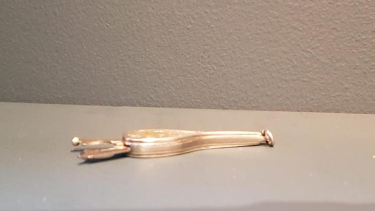 Victorian Silver Tennis Racket Cheroot Cutter - Image 4