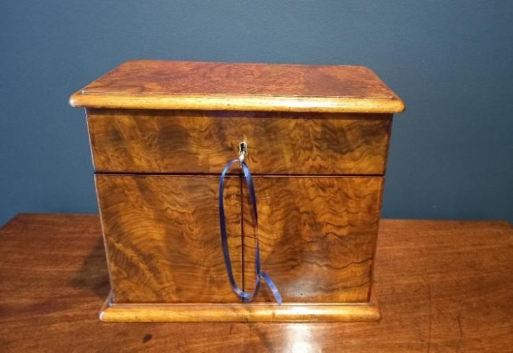 Superb Antique Burr Walnut Gin Drinks Cabinet - Image 6