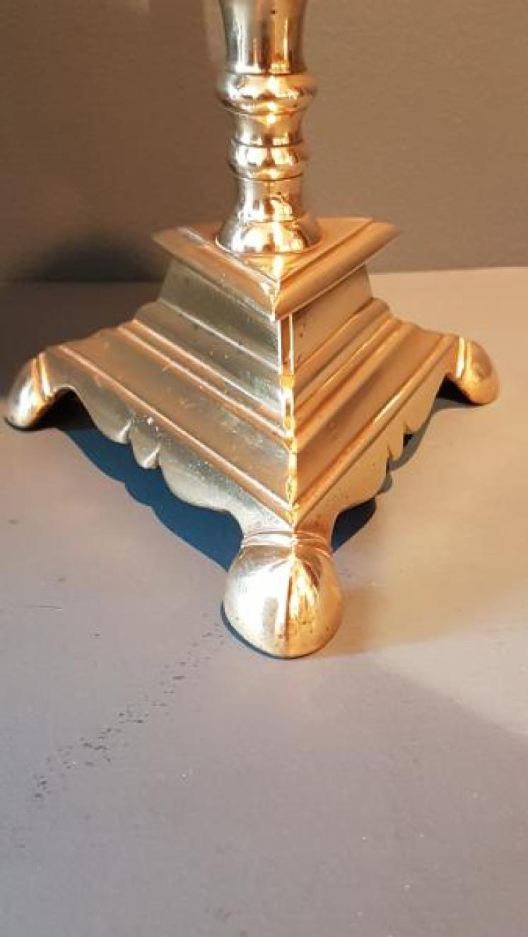 Superb Pair of Early Georgian Cast Brass Candlesticks - Image 5