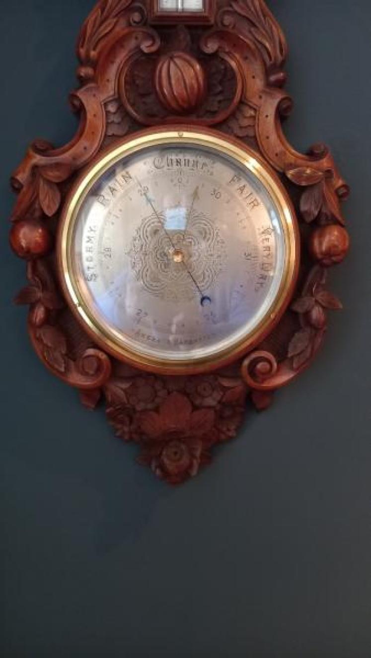 Superb Mid Victorian Solid Walnut Carved Banjo Barometer - Image 2