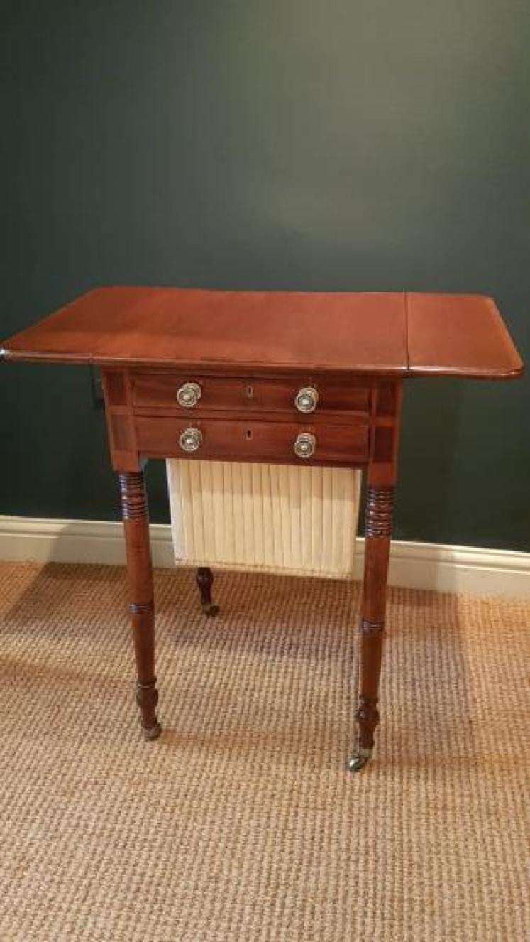 Regency Mahogany Pembroke Occasional Table  - Image 4
