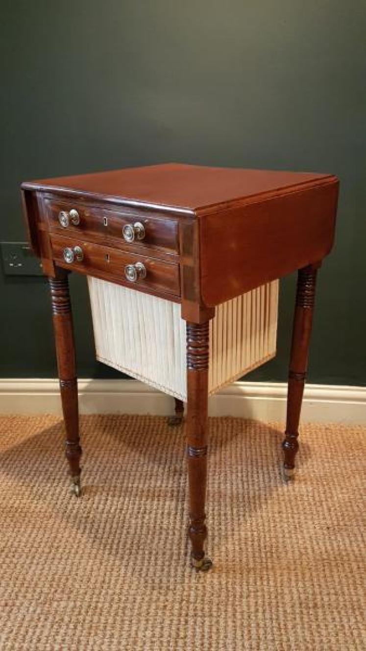 Regency Mahogany Pembroke Occasional Table  - Image 5