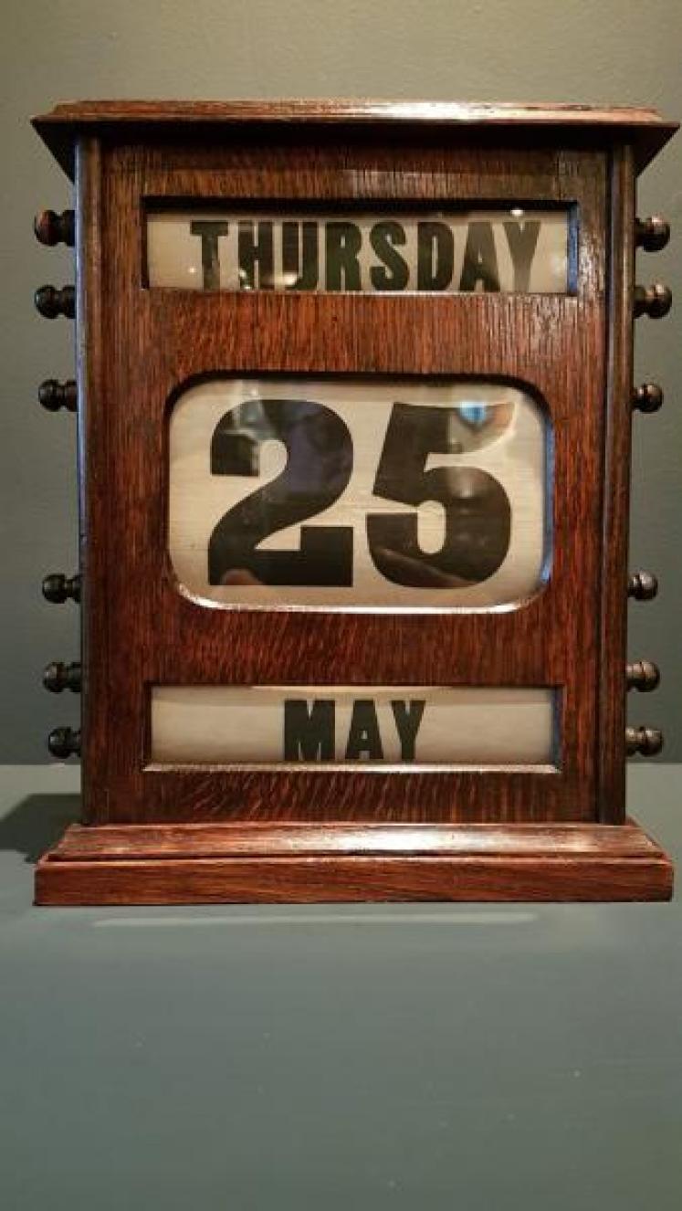 Large Edwardian Oak Perpetual Desk Calendar - Image 3