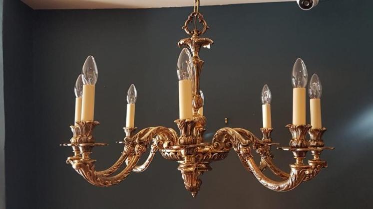 Edwardian Cast Brass 8 Arm Chandelier - Image 6