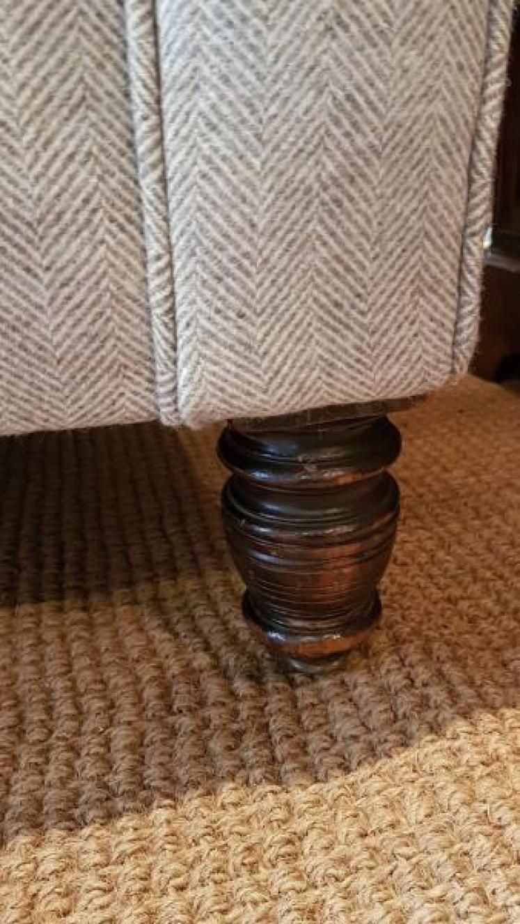 Superb Victorian Chesterfield Sofa - Image 2