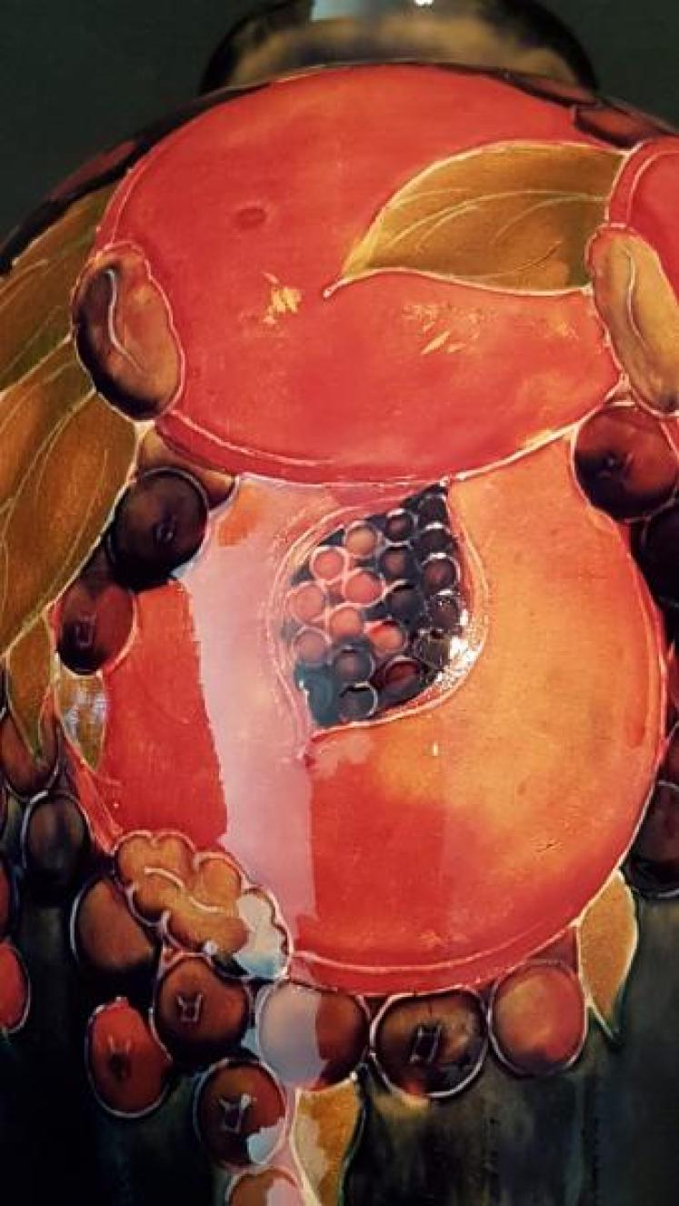 Impressive Early Moorcroft Pomegranate Vase - Image 3