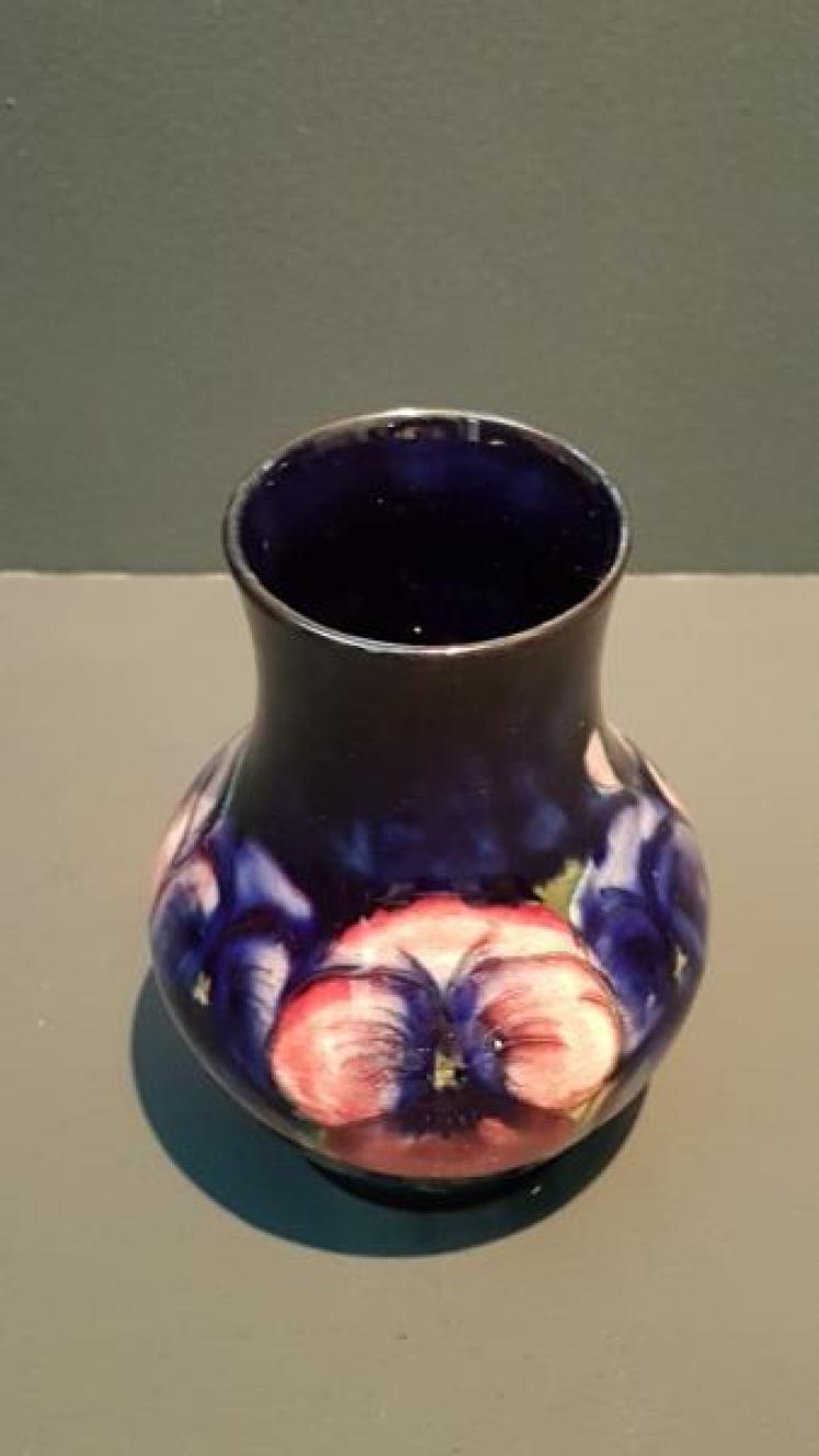 Early Moorcroft Pansy Vase - Image 2