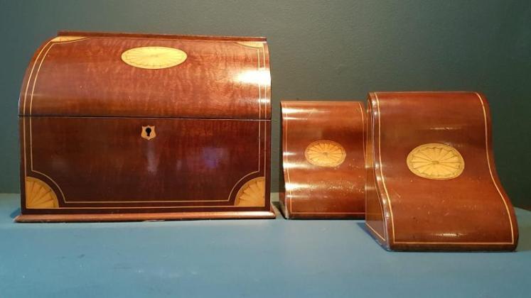 Superb Victorian Mahogany Stationery Box & Bookends - Image 3