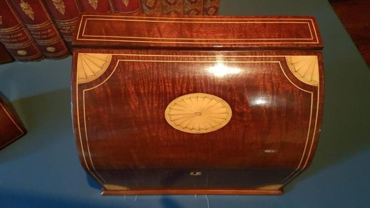 Superb Victorian Mahogany Stationery Box & Bookends - Image 6