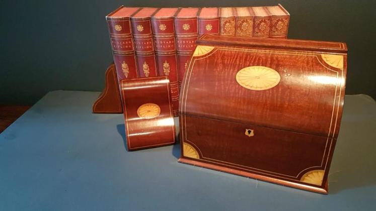 Superb Victorian Mahogany Stationery Box & Bookends - Image 7