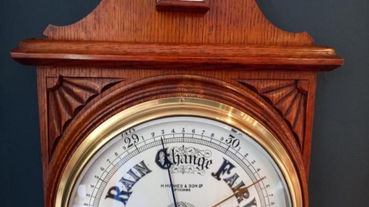 Antique Polished Oak Hughes of London Banjo Barometer - Image 6