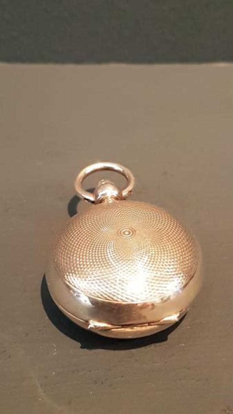 Edwardian Engine Turned Silver Sovereign Case - Image 1
