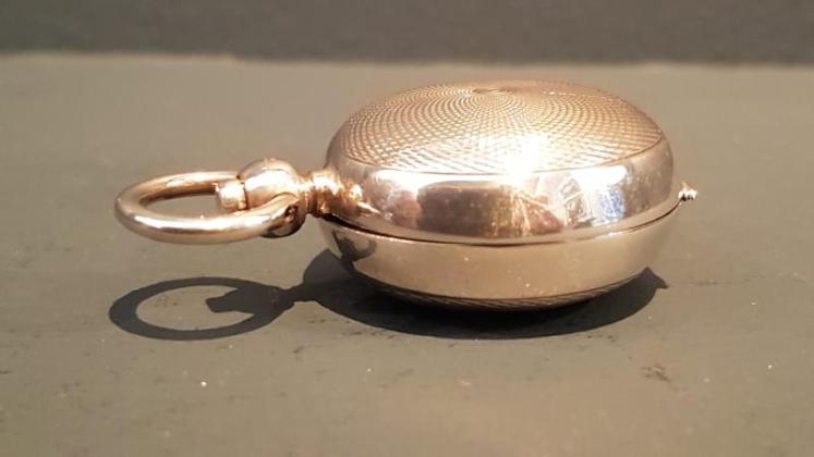 Edwardian Engine Turned Silver Sovereign Case - Image 4