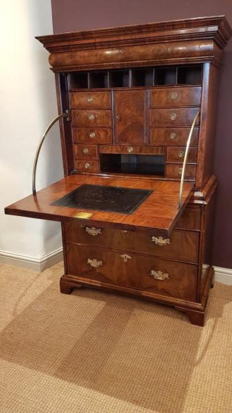 Superb Small George I Period Walnut Escritoire.c.1720 - Image 2