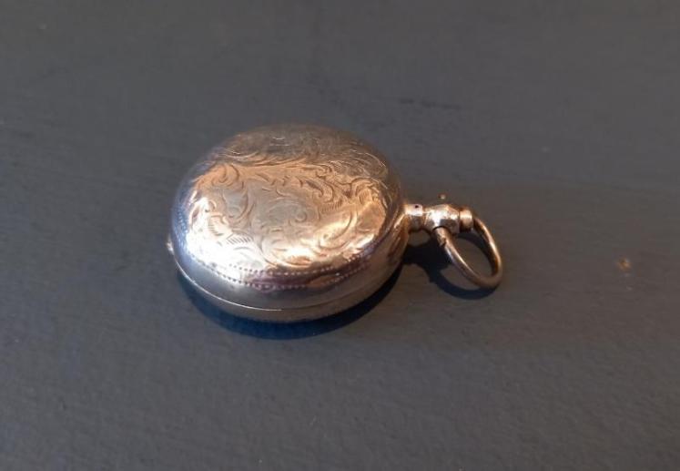 George V period Silver Engraved Sovereign Holder Case - Image 1