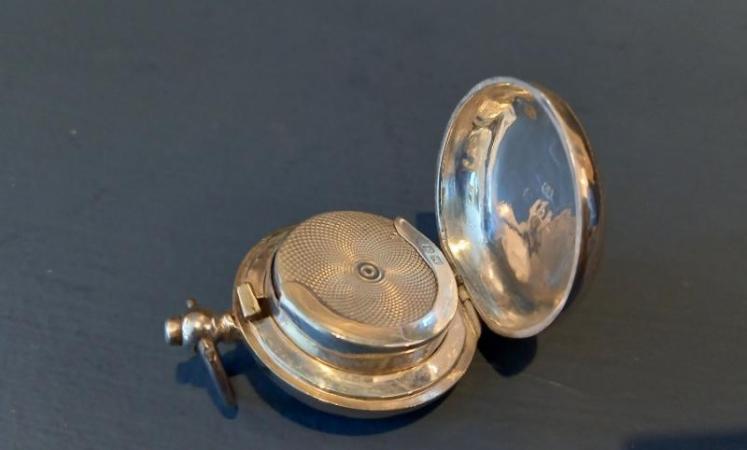 George V period Silver Engraved Sovereign Holder Case - Image 3