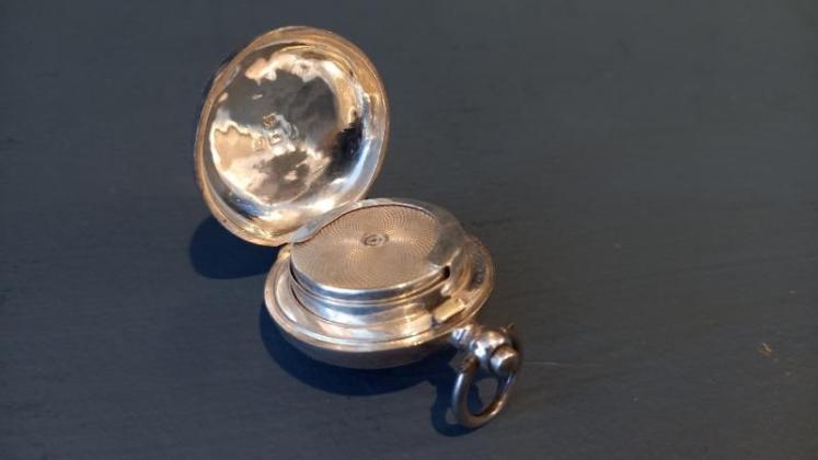 George V period Silver Engraved Sovereign Holder Case - Image 5