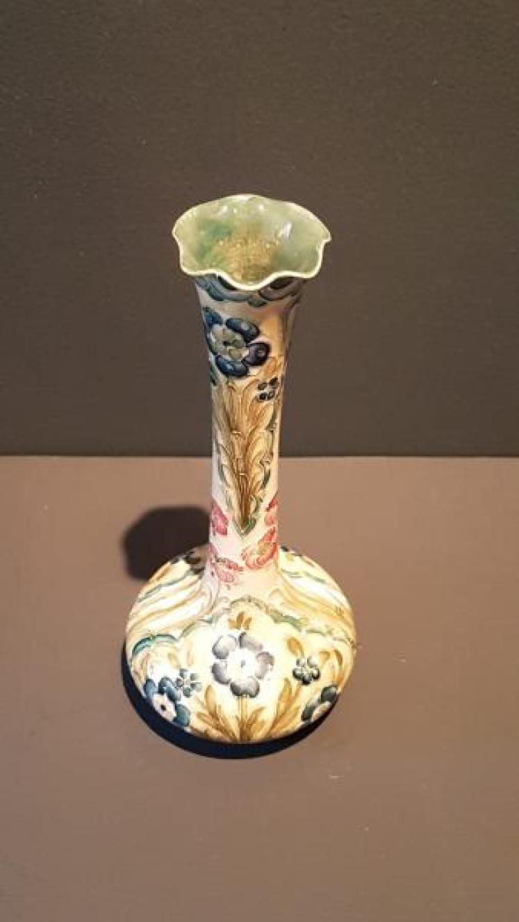 Moorcroft McIntyre Forget-Me-Not and Poppy Panelled Vase - Image 5