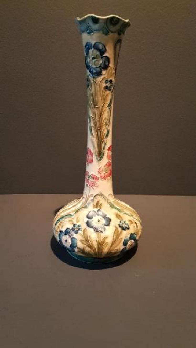 Moorcroft McIntyre Forget-Me-Not and Poppy Panelled Vase - Image 6
