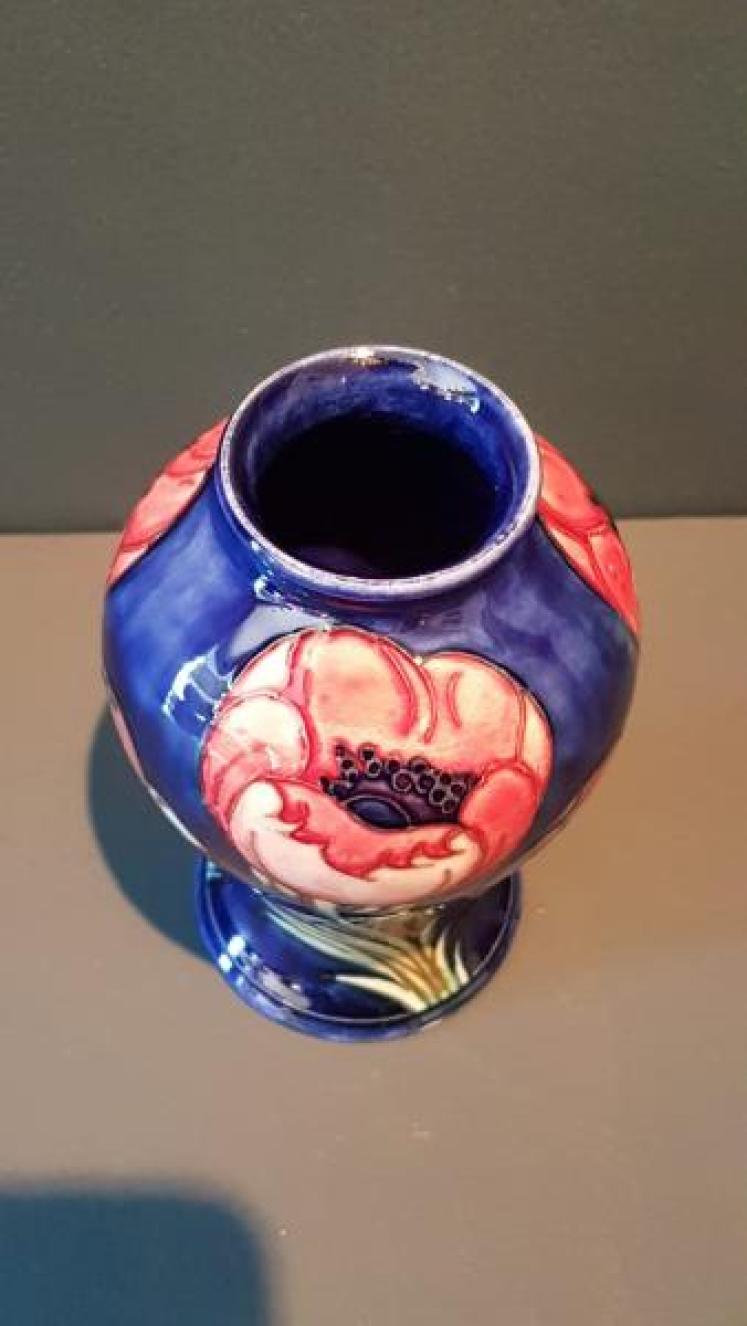 Moorcroft Big Poppy Vase - Image 2