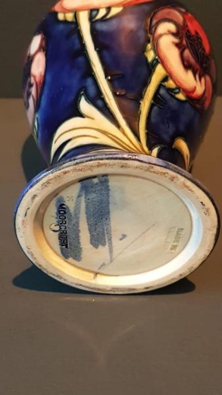 Moorcroft Big Poppy Vase - Image 4