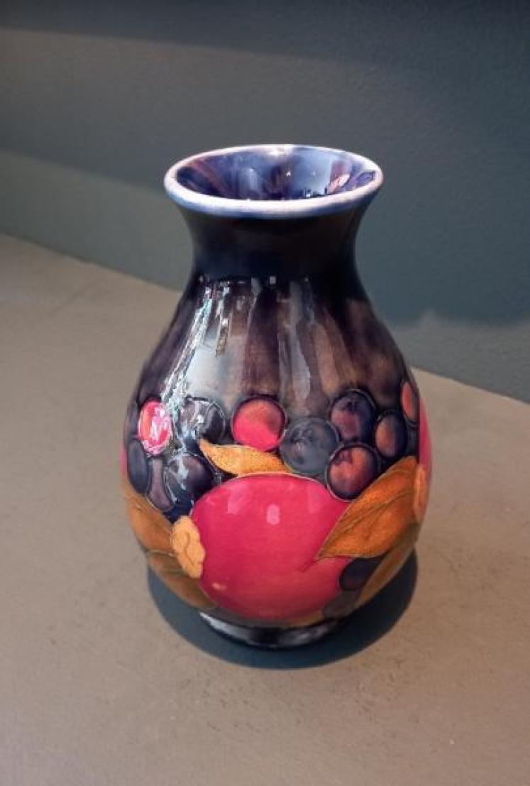 Early Moorcroft Seeded Pomegranate Bulbous Vase - Image 3