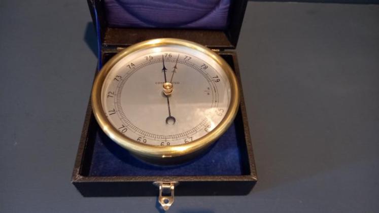 Marine Barometer with Presentation Case - Image 2
