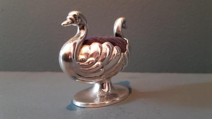 Victorian Double Head Swan Pin Cushion - Image 3