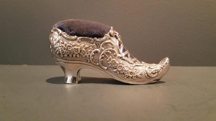 Superb Victorian Silver Shoe Pin Cushion - Image 1