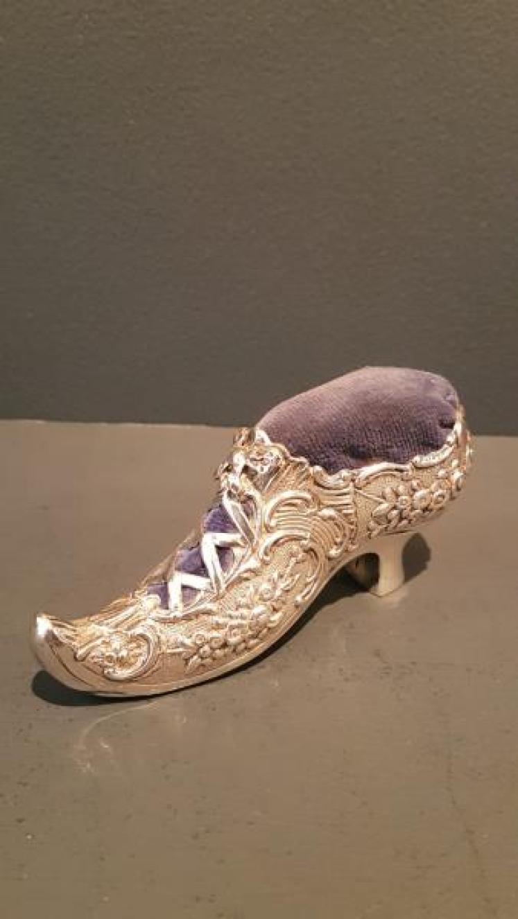 Superb Victorian Silver Shoe Pin Cushion - Image 3