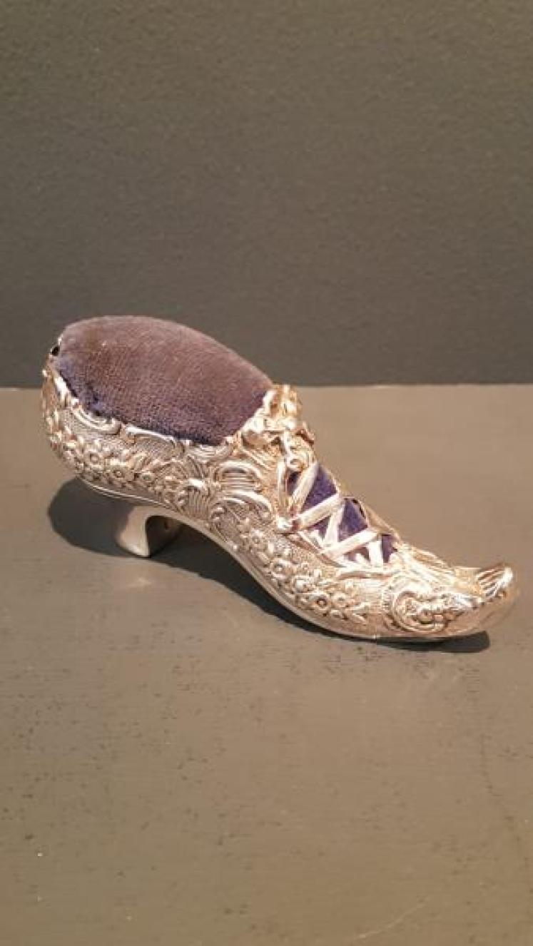 Superb Victorian Silver Shoe Pin Cushion - Image 5