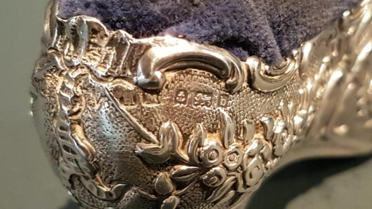 Superb Victorian Silver Shoe Pin Cushion - Image 6