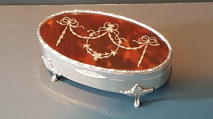 George V Silver and Tortoise Shell Ring Box - Image 1