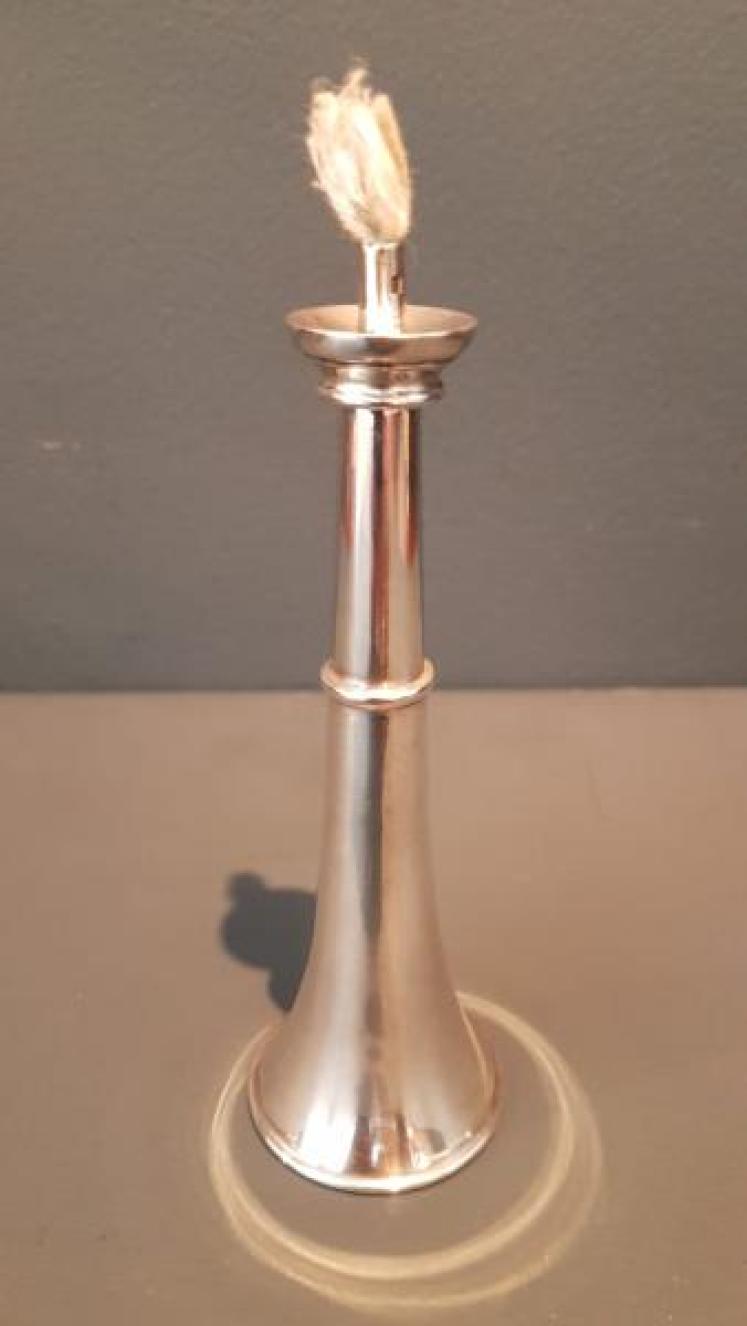 Walker and Hall Silver Trumpet Table Light - Image 1