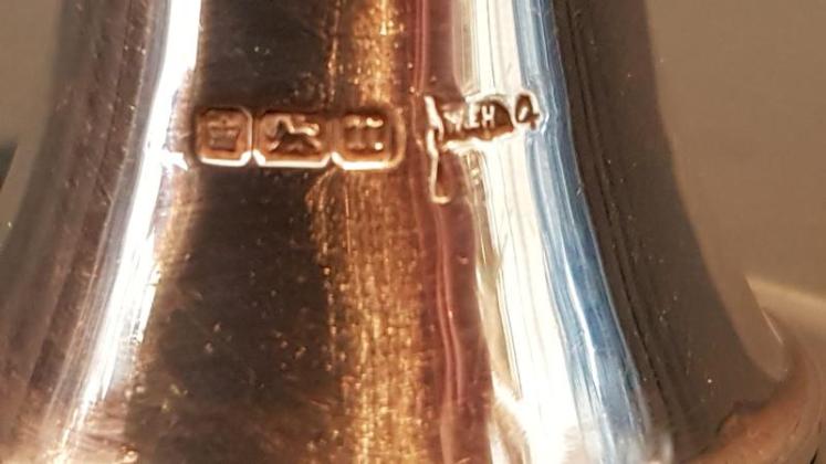 Walker and Hall Silver Trumpet Table Light - Image 6