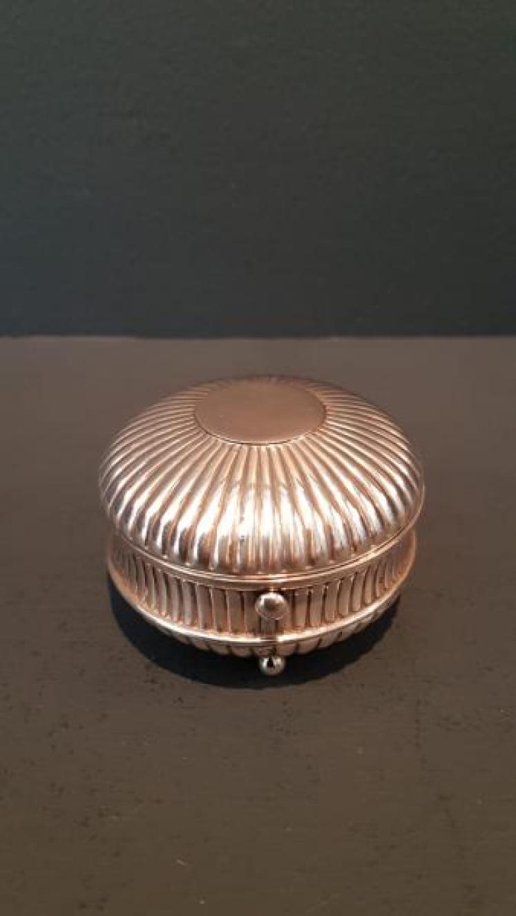 Superb Cast Silver Travelling Ink Well - Image 1