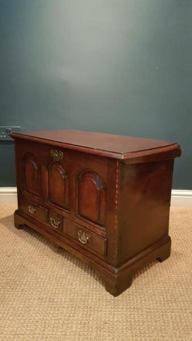 Outstanding George II Oak Coffer Bach - Image 7