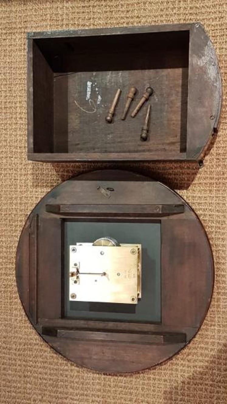 Original RAF Fusse Dial Clock - Image 3
