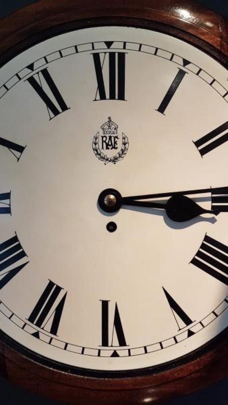 Original RAF Fusse Dial Clock - Image 5