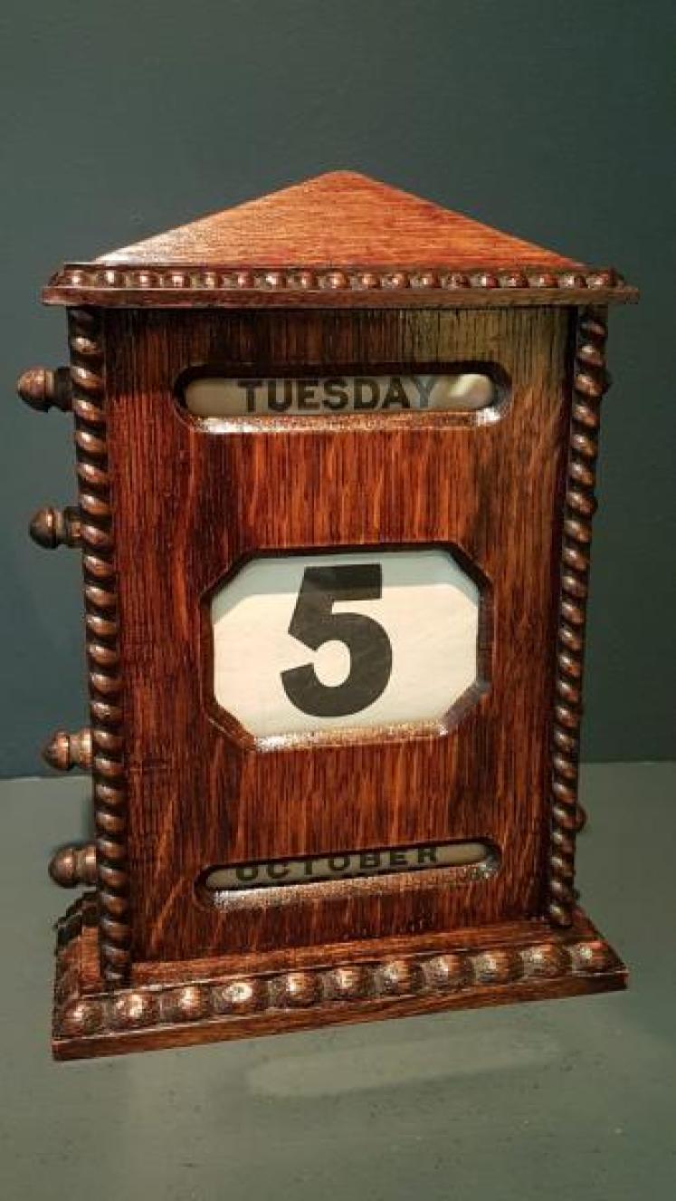 Large Edwardian Oak Perpetual Desk Calendar - Image 1