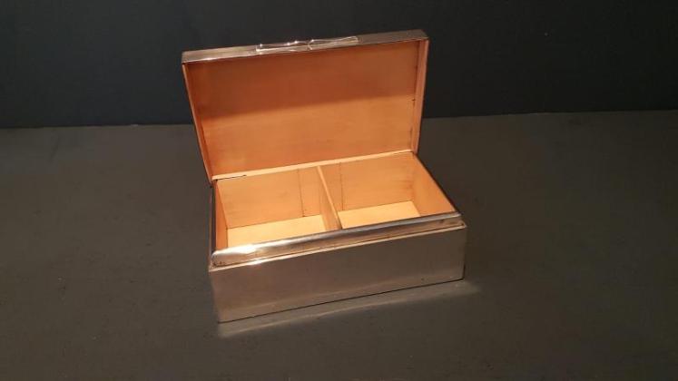 Superb Quality Enamel Top Silver Table Box - Image 5