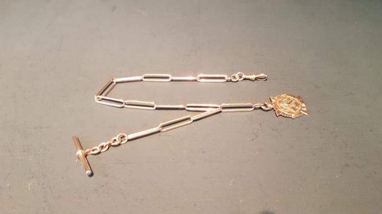 Rare 15ct Gold Victorian Watch Chain and Fob  - Image 2