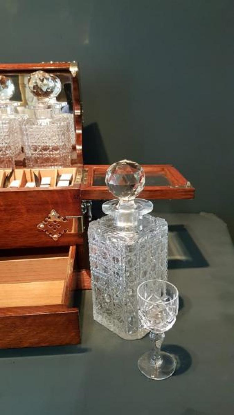 Superb Victorian Oak Tantalus Box - Image 3