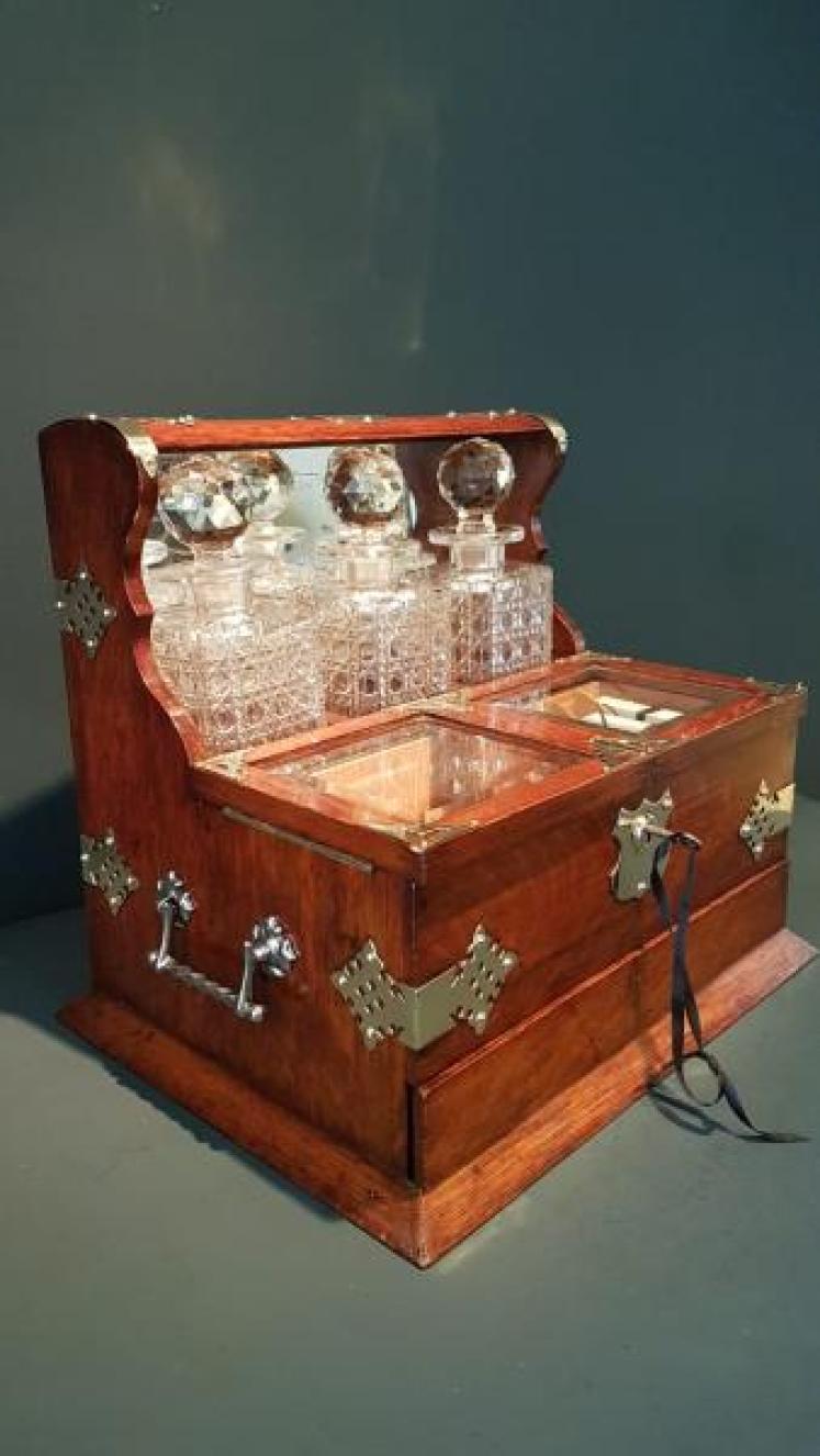 Superb Victorian Oak Tantalus Box - Image 7