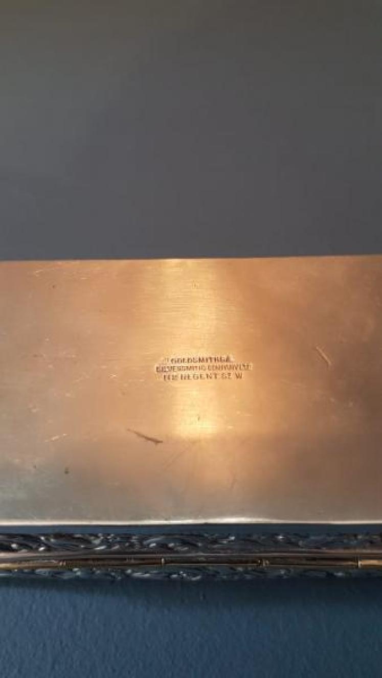 Edwardian Goldsmiths and Silversmiths Silver Box - Image 4