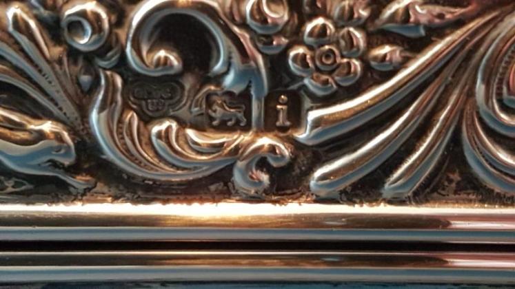 Edwardian Goldsmiths and Silversmiths Silver Box - Image 5