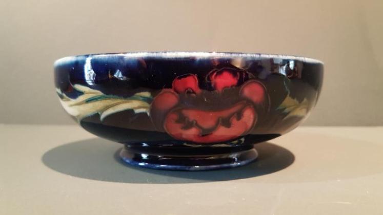 Early Moorcroft Big Poppy Bowl - Image 2