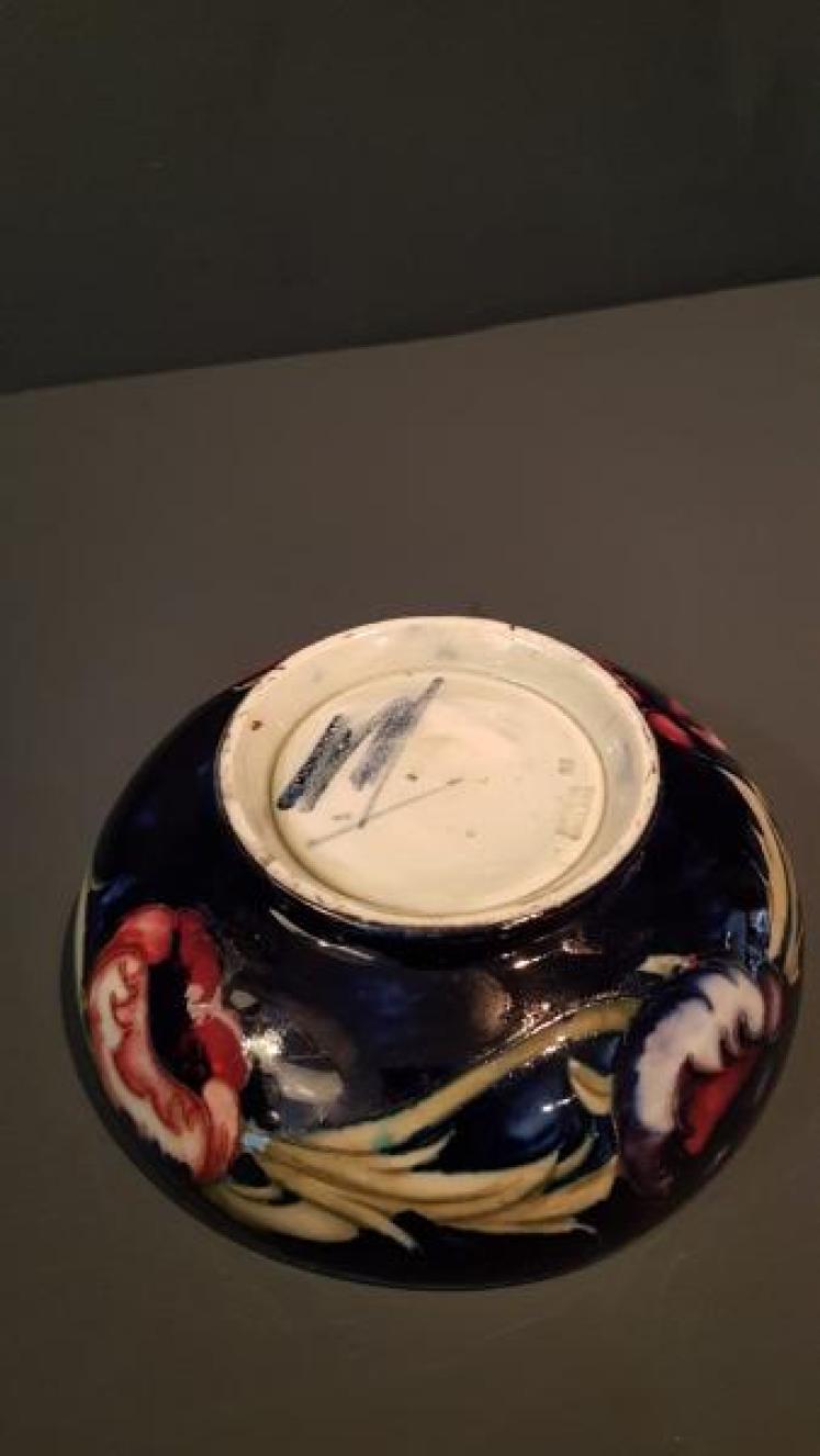 Early Moorcroft Big Poppy Bowl - Image 5