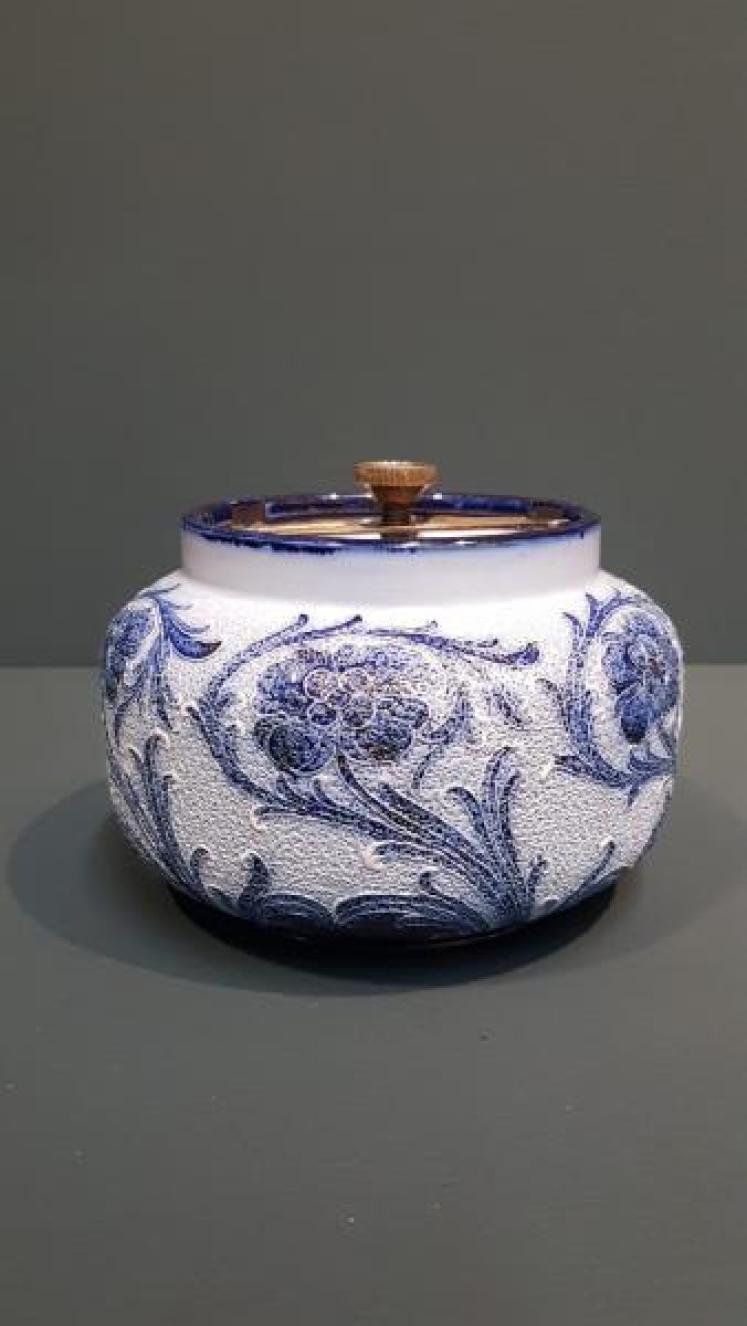 Macintyre Pale Blue Panelled Poppy Humidor - Image 2